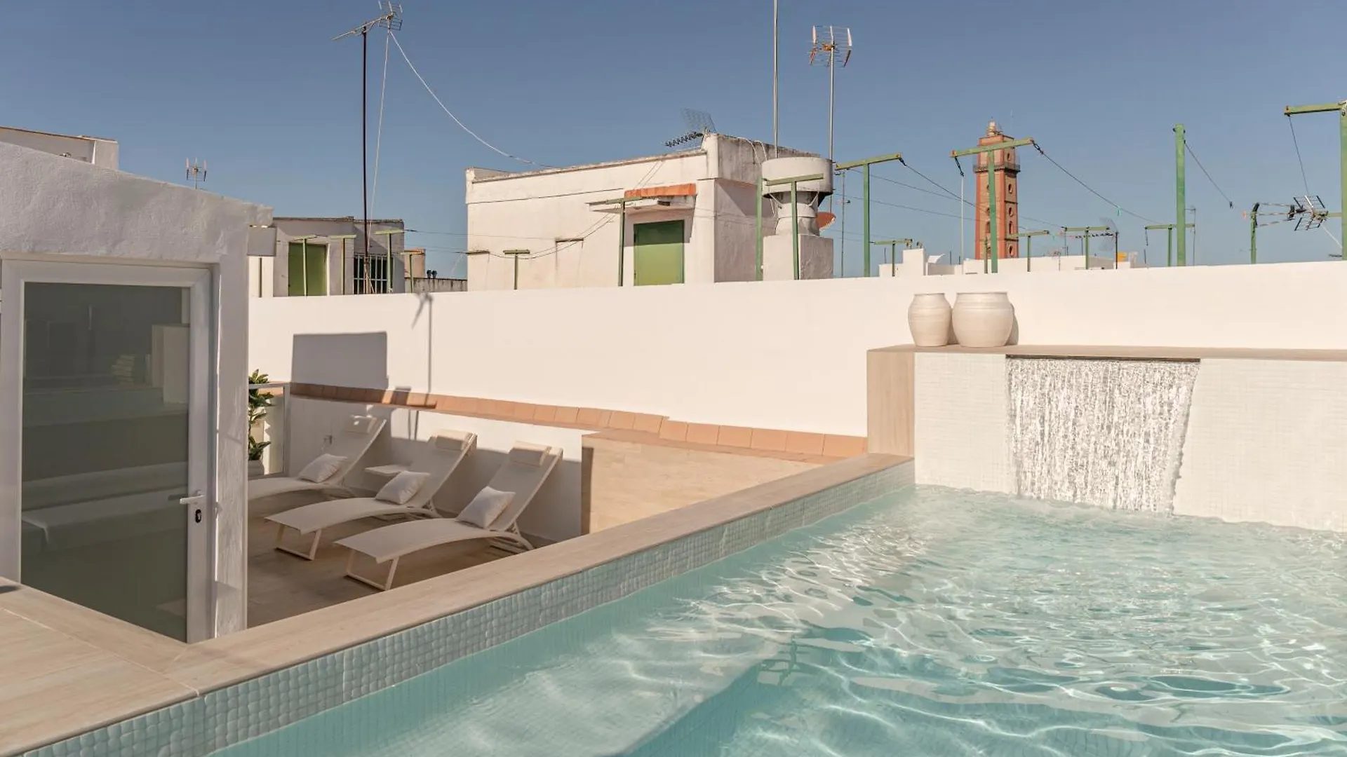 Isg Apartments Faustino 45-0 Sevilla