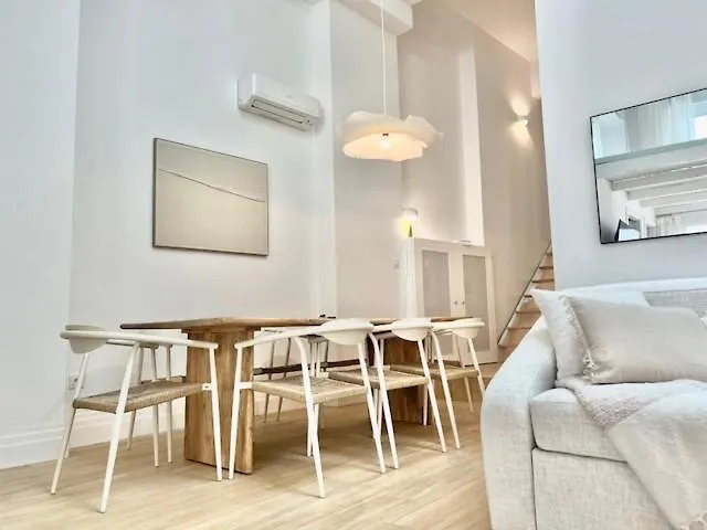 Isg Apartments Faustino 45-0 Sevilla