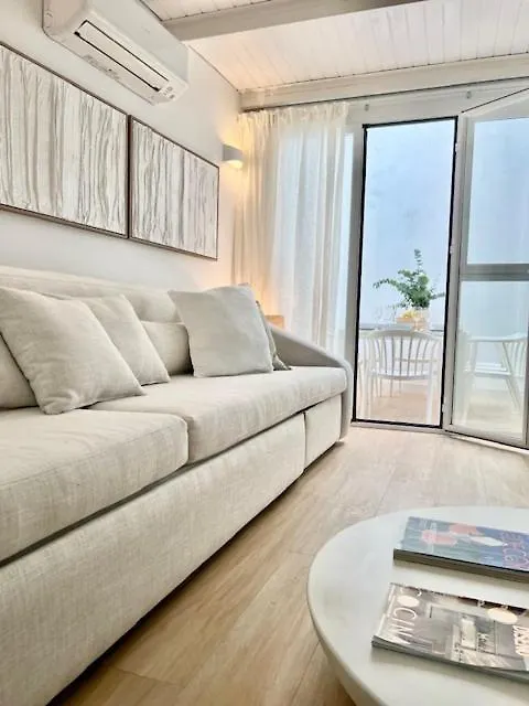 Isg Apartments Faustino 45-0 Sevilla
