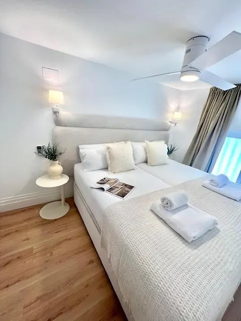 Isg Apartments Faustino 45-0 Sevilla España