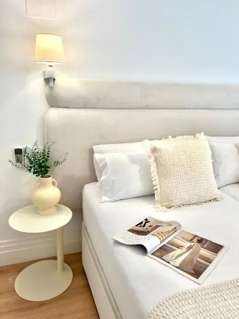 Isg Apartments Faustino 45-0 Sevilla